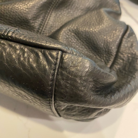 B Makowsky Black Leather Hobo Shoulder Bag - Picture 11 of 16